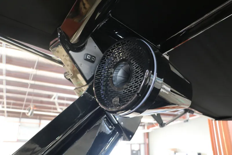 Slide: The Image of Speaker in Centurion Fe23 boat, model year 2025. - 18