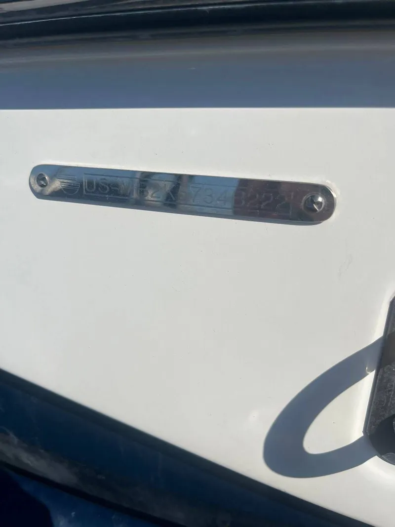 Slide: The Image of Serial number plate of 2022 Malibu Wakesetter 22 LSV. - 8