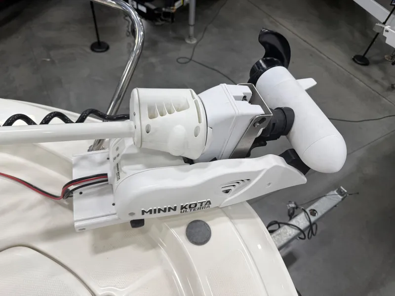 Slide: The Image of Minn Kota Ulterra motor on Bayliner Element F21 boat, 2018 model. - 12