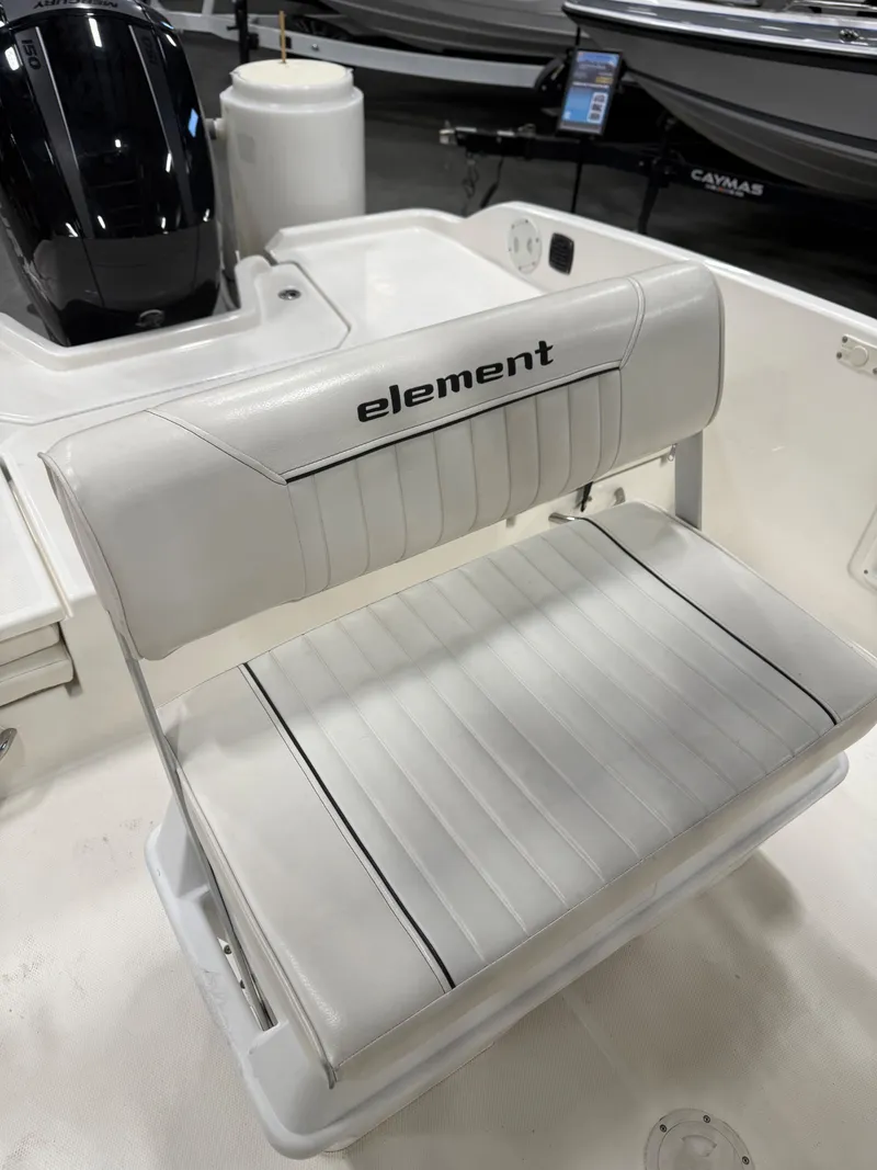 Slide: The Image of Bayliner Element F21 2018 boat seat in white. - 20