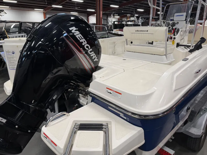 Slide: The Image of 2018 Bayliner Element F21 boat with Mercury outboard motor. - 8
