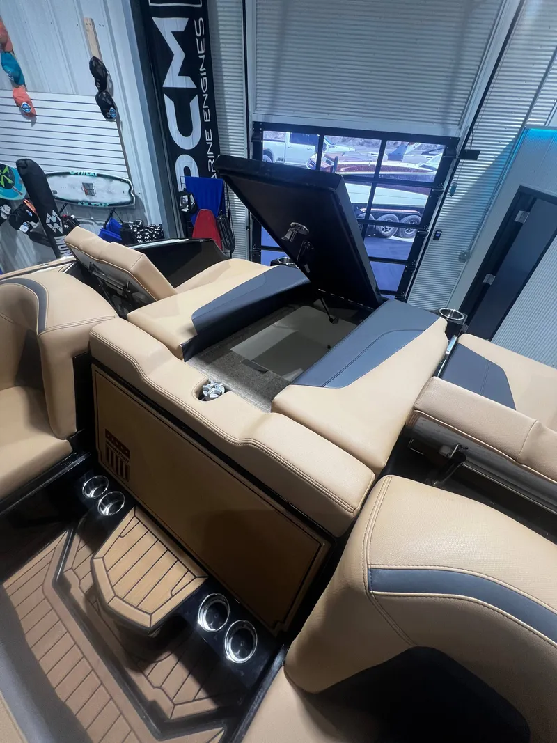 Slide: The Image of Interior of 2024 MasterCraft X STAR S with luxurious seating. - 10