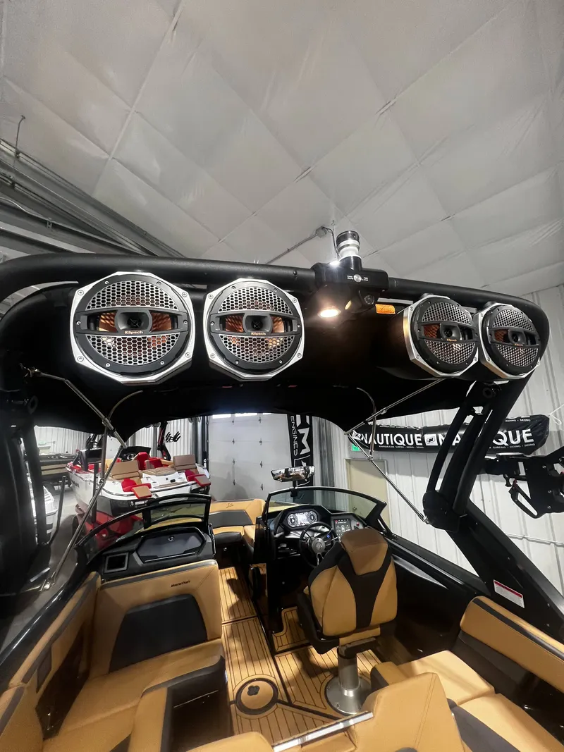 Slide: The Image of Interior of 2024 MasterCraft X STAR S with speakers. - 17