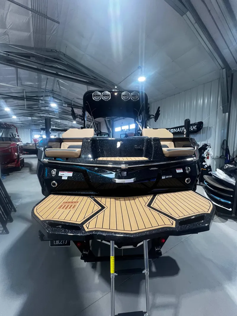 Slide: The Image of 2024 MasterCraft X STAR S boat in showroom - 6