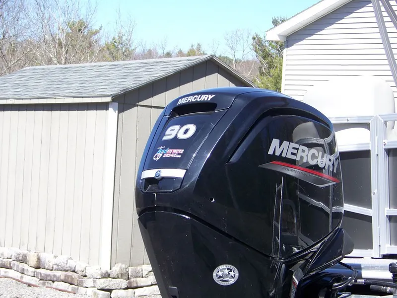 Slide: The Image of Mercury 90 HP outboard motor on Starcraft LX 20 R, 2024 model. - 10