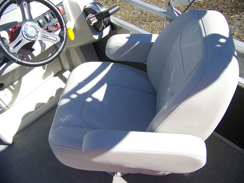 Slide: The Image of Steering console of the 2024 Starcraft LX 20 R boat. - 2