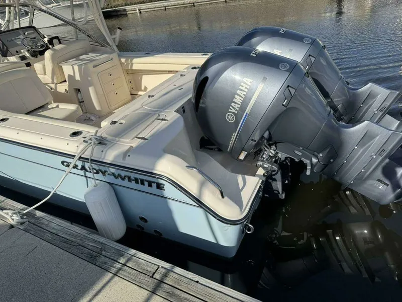 Slide: The Image of Grady-White FREEDOM 2022 boat with Yamaha outboard engines. - 37