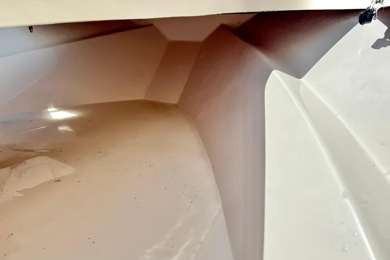 Slide: The Image of Interior view of 2024 Carolina Skiff 26 Ultra Elite boat hull. - 16