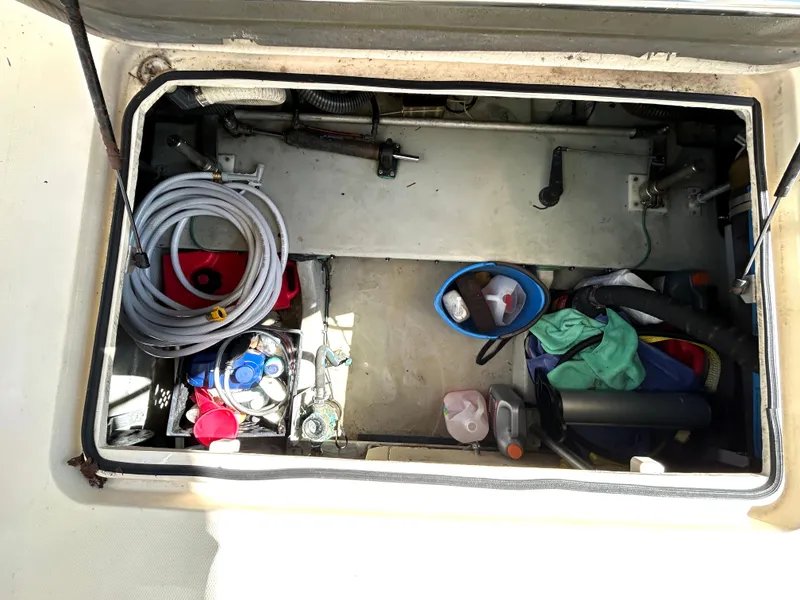 Slide: The Image of Mainship 400 Trawler 2004 - 18