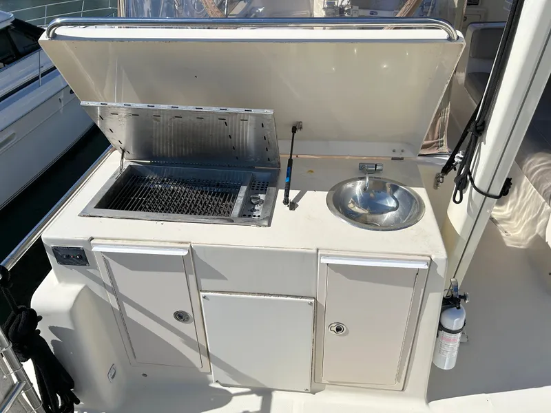 Slide: The Image of Mainship 400 Trawler 2004 - 22