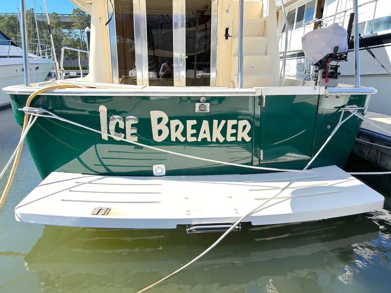 Slide: The Image of Mainship 400 Trawler 2004 - 3