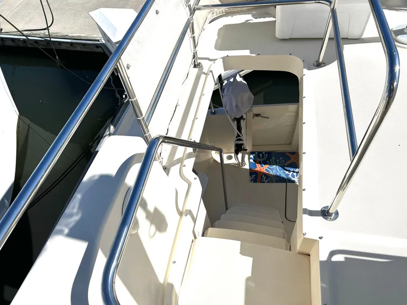 Slide: The Image of Mainship 400 Trawler 2004 - 30