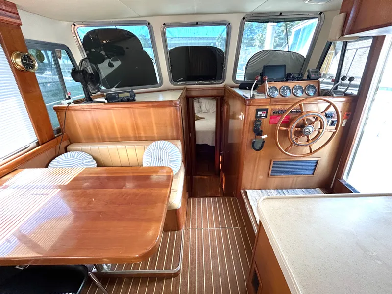 Slide: The Image of Mainship 400 Trawler 2004 - 31