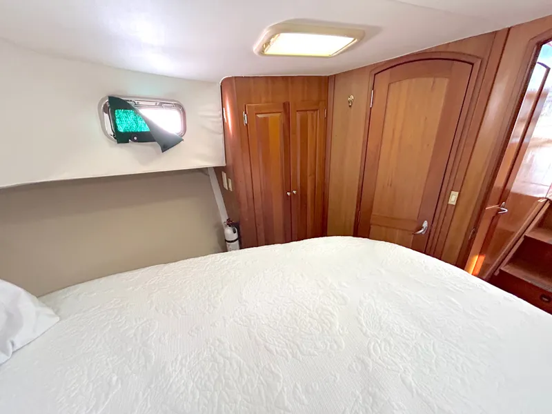 Slide: The Image of Mainship 400 Trawler 2004 - 46