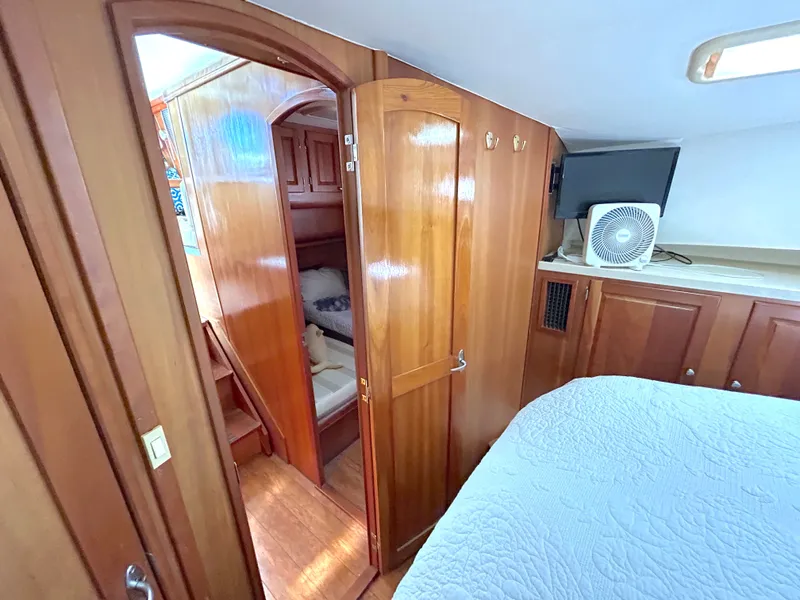 Slide: The Image of Mainship 400 Trawler 2004 - 48