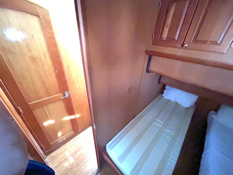 Slide: The Image of Mainship 400 Trawler 2004 - 57