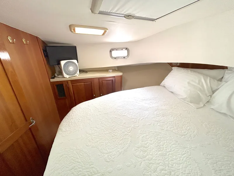 Slide: The Image of Mainship 400 Trawler 2004 - 48