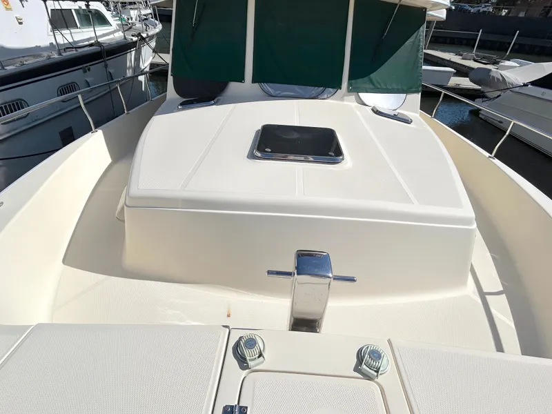 Slide: The Image of Mainship 400 Trawler 2004 - 8