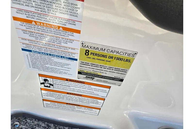 Slide: The Image of 2016 Chaparral Vortex 203 VRX capacity label, maximum 8 persons or 1500 lbs. - 13