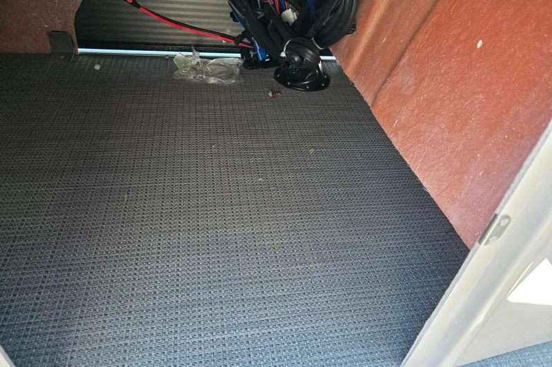 Slide: The Image of Interior view of 2022 Crest Classic LX 220 SLRC with carpeted flooring. - 23