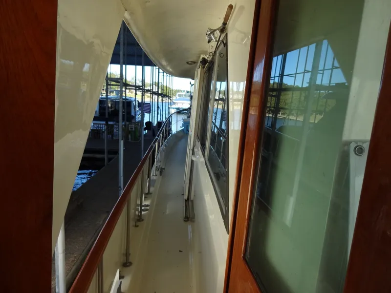 Slide: The Image of Hatteras 53 Motor Yacht 1977 - 108