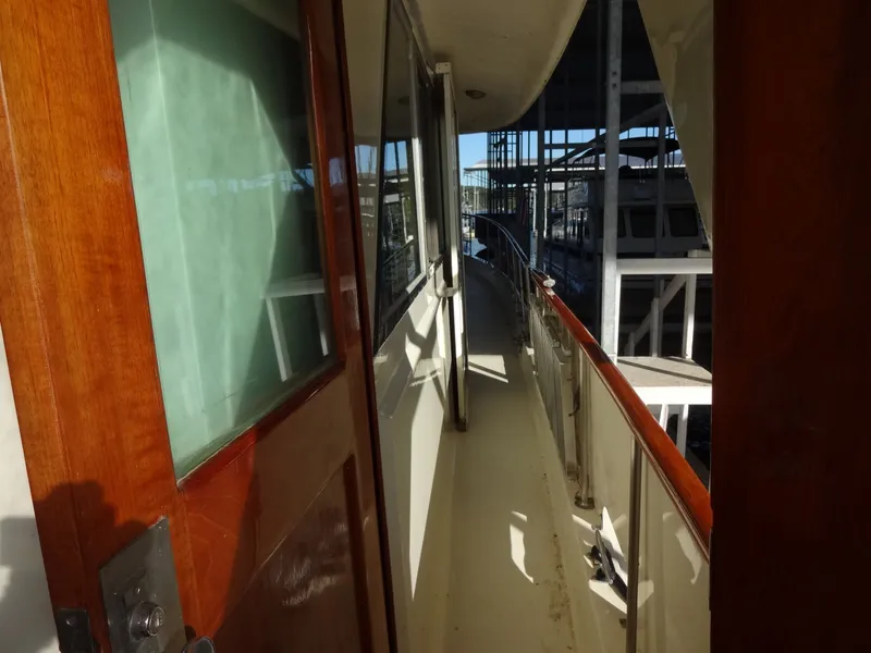 Slide: The Image of Hatteras 53 Motor Yacht 1977 - 109