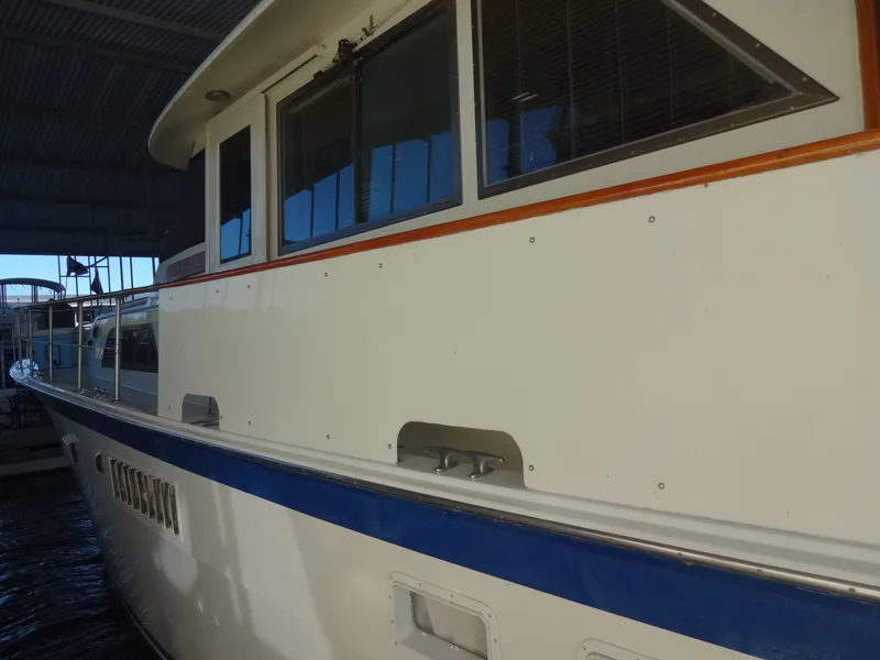 Slide: The Image of Hatteras 53 Motor Yacht 1977 - 12