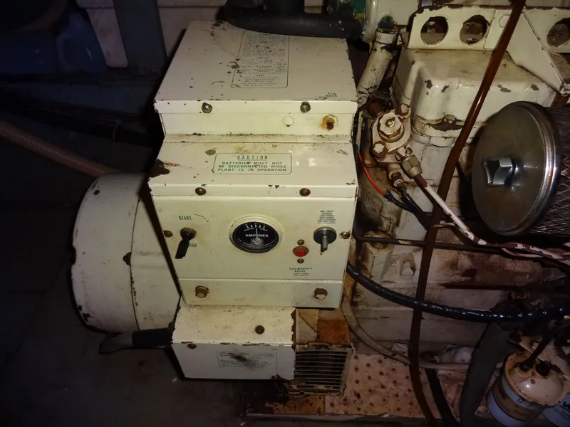 Slide: The Image of Hatteras 53 Motor Yacht 1977 - 128