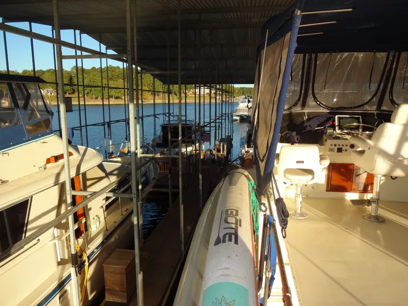 Slide: The Image of Hatteras 53 Motor Yacht 1977 - 141