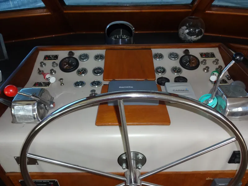 Slide: The Image of Hatteras 53 Motor Yacht 1977 - 35