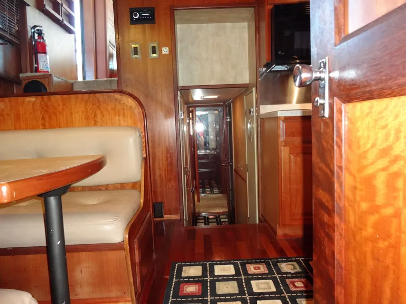 Slide: The Image of Hatteras 53 Motor Yacht 1977 - 48