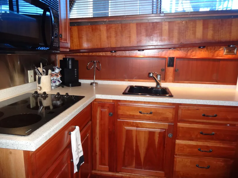 Slide: The Image of Hatteras 53 Motor Yacht 1977 - 50