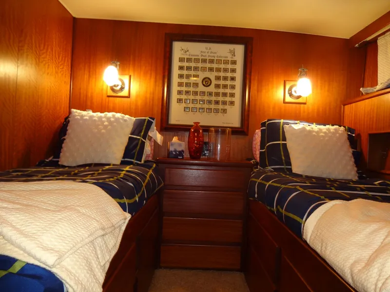 Slide: The Image of Hatteras 53 Motor Yacht 1977 - 55