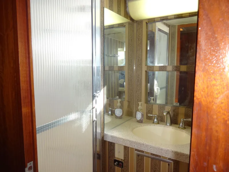 Slide: The Image of Hatteras 53 Motor Yacht 1977 - 60