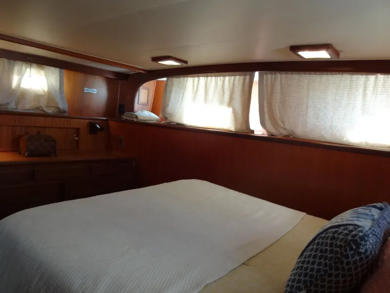 Slide: The Image of Hatteras 53 Motor Yacht 1977 - 62