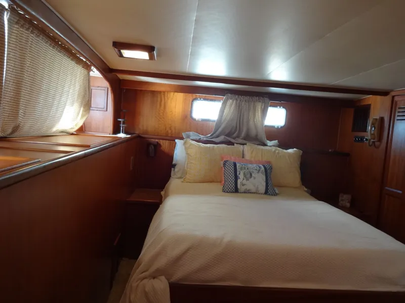 Slide: The Image of Hatteras 53 Motor Yacht 1977 - 63