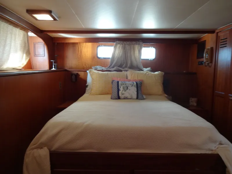 Slide: The Image of Hatteras 53 Motor Yacht 1977 - 64