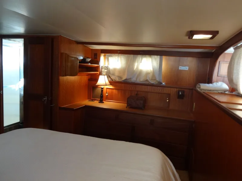 Slide: The Image of Hatteras 53 Motor Yacht 1977 - 65
