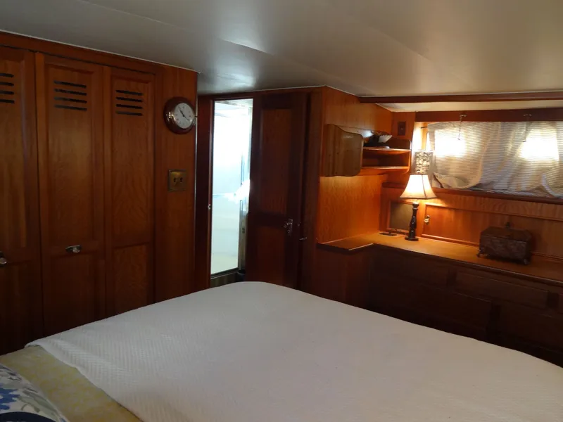 Slide: The Image of Hatteras 53 Motor Yacht 1977 - 66