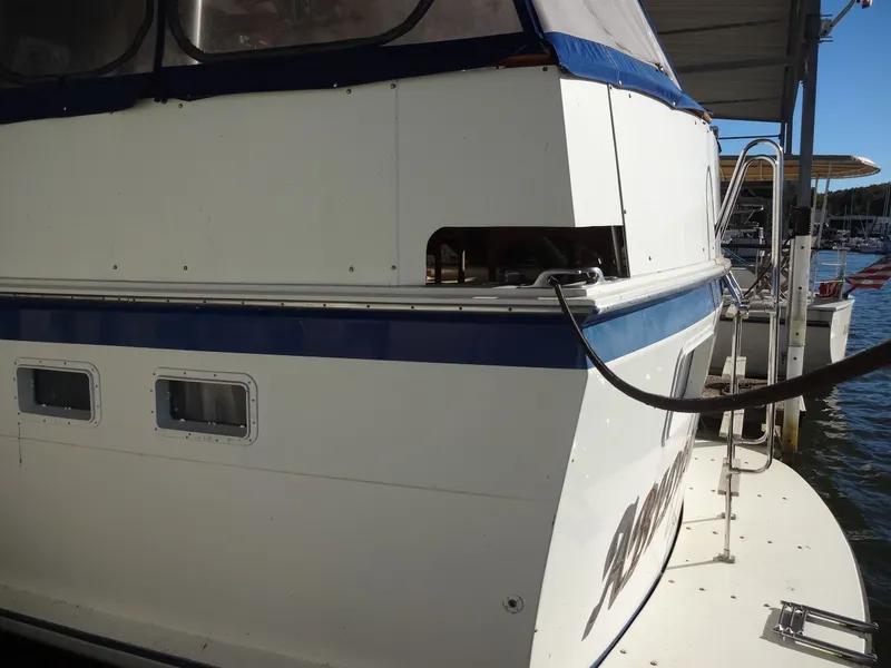 Slide: The Image of Hatteras 53 Motor Yacht 1977 - 9