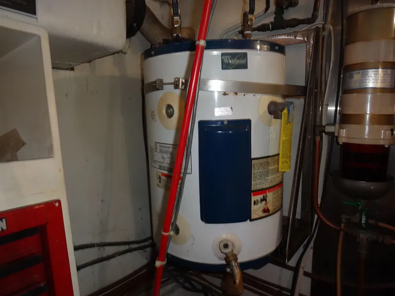 Slide: The Image of Hatteras 53 Motor Yacht 1977 - 95