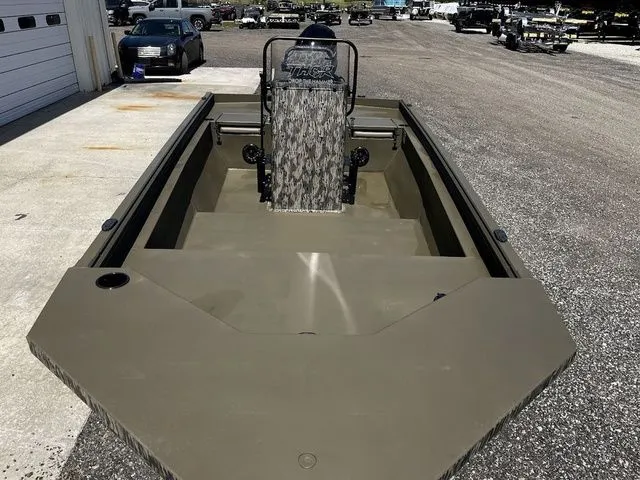 Slide: The Image of 2026 Thor LH1900CC boat with Baystar steering on parking lot. - 18