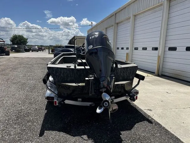 Slide: The Image of 2026 Thor LH1900CC boat with Baystar steering, rear view. - 4