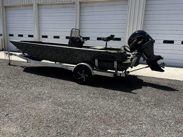 Slide: The Image of 2026 Thor LH1900CC boat with Baystar steering on trailer. - 7