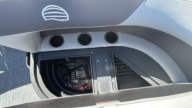 Slide: The Image of Sun Tracker Bass Buggy 16 XL Select 2026 - 14