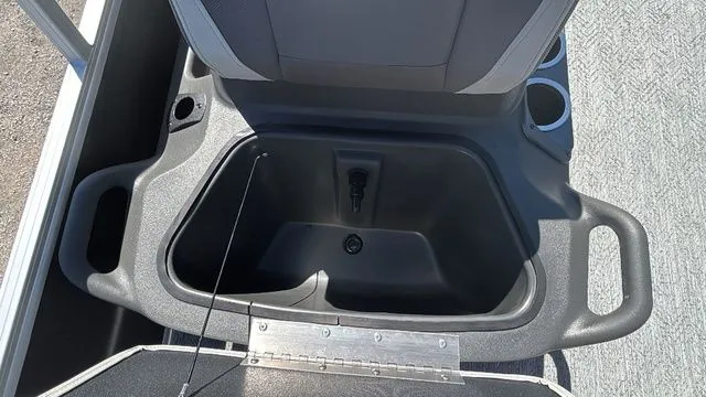 Slide: The Image of Sun Tracker Bass Buggy 16 XL Select 2026 - 16