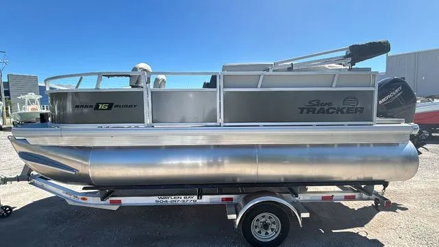 Slide: The Image of Sun Tracker Bass Buggy 16 XL Select 2026 - 3