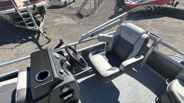 Slide: The Image of Sun Tracker Bass Buggy 16 XL Select 2026 - 6