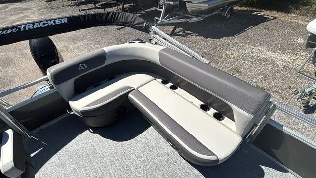 Slide: The Image of Sun Tracker Bass Buggy 16 XL Select 2026 - 7