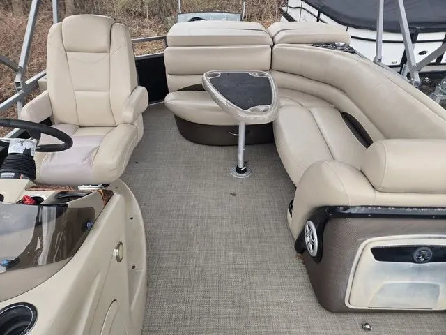 Slide: The Image of Regency 220 DL3 200 L Verado® Pro FourStroke (L4) 2016 - 22